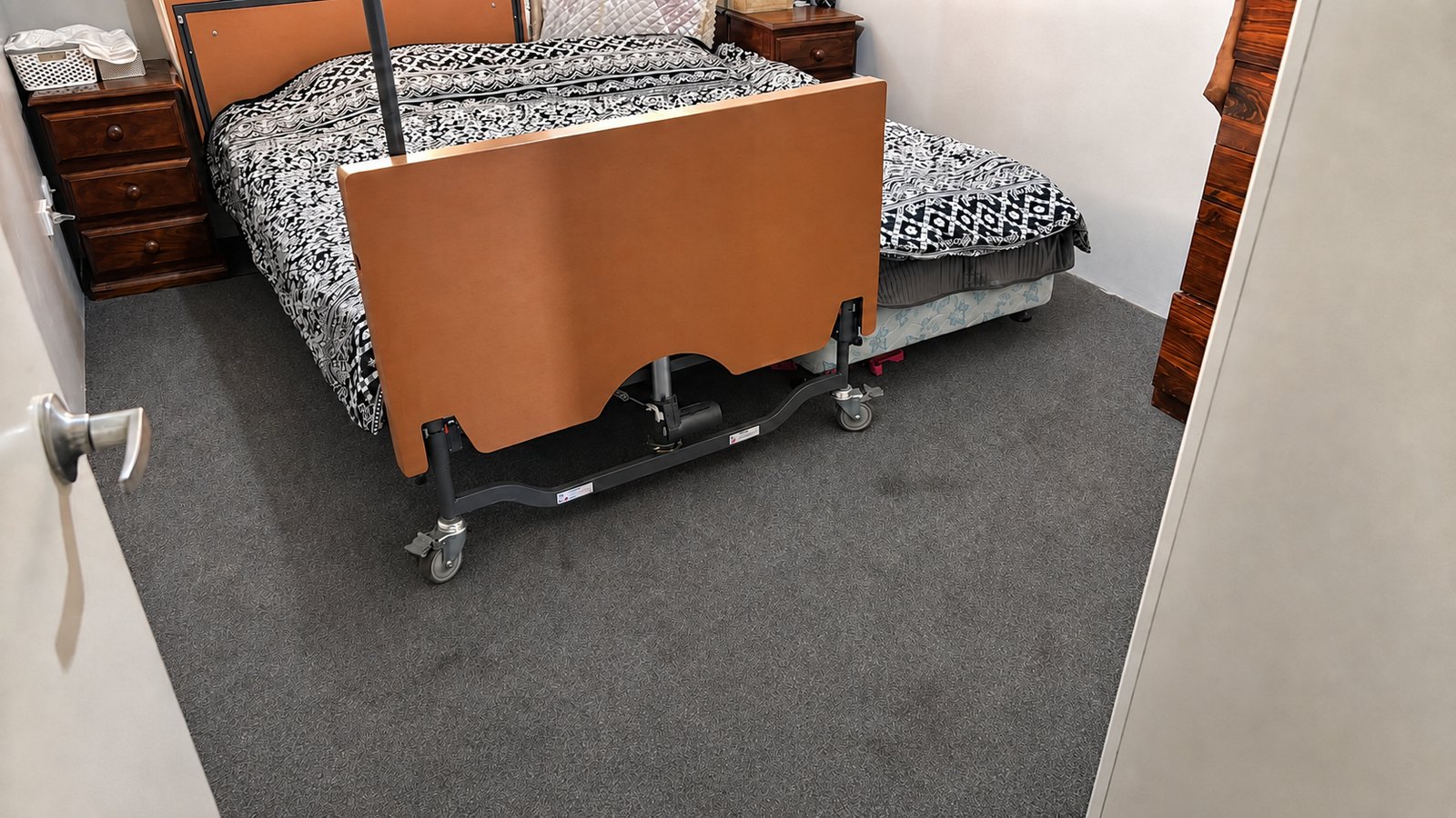 Bedroom carpet after steam cleaning